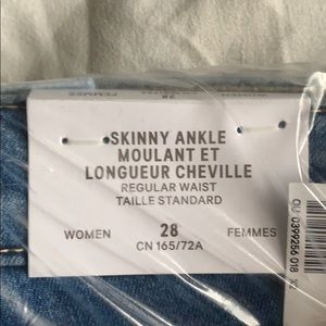 Skinny ankle jeans